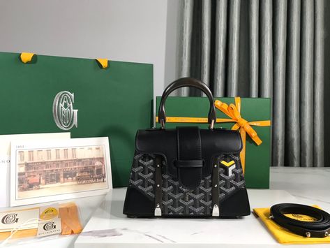 Goyard Saigon, Bag Goyard, Goyard Handbags, Business Lady, Nice Boy, Goyard Bag, Womens Designer Bags, Happy Fashion, Lady Girl