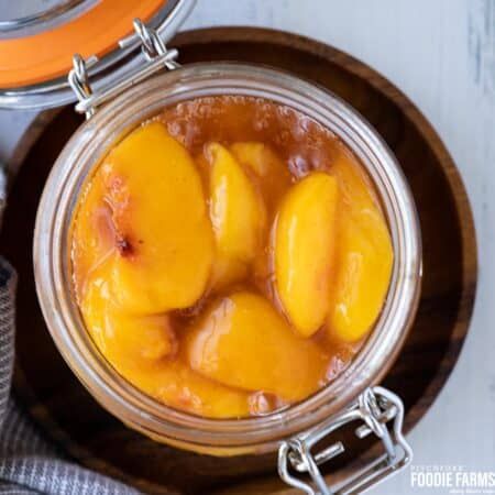 Homemade Peach Pie Filling Recipe - Pitchfork Foodie Farms Homemade Peach Pie Filling, Peach Pie Filling Recipes, Peanut Butter Pretzel Cookies, Homemade Peach Pie, Peach Freezer Jam, Fresh Peach Pie, Zucchini Meatballs, Fruit Pie Filling, Slow Cooker Roast Beef