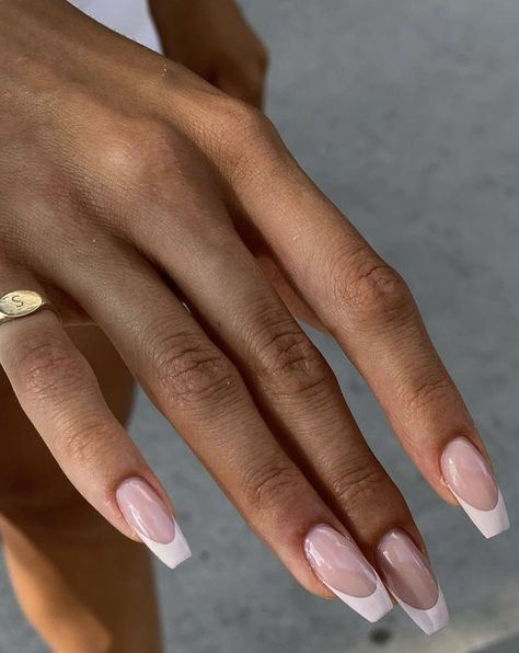 Ongles Beiges, Minimal Nails, Healthy Advice, Soft Nails, Neutral Nails, Minimalist Nails, Classy Nails, Pretty Acrylic Nails, Short Acrylic Nails