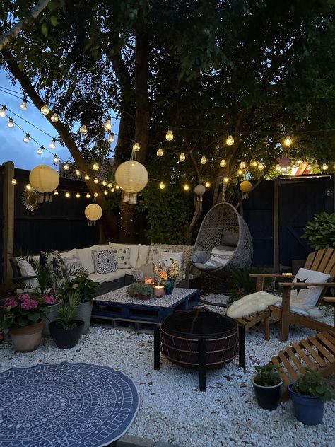 Cosy Garden Ideas, Moroccan Garden, Taman Diy, Outdoor Textiles, Back Garden Design, Small Deck Decorating Ideas, Bean Bags, Outdoor Gardens Design, Backyard Garden Design