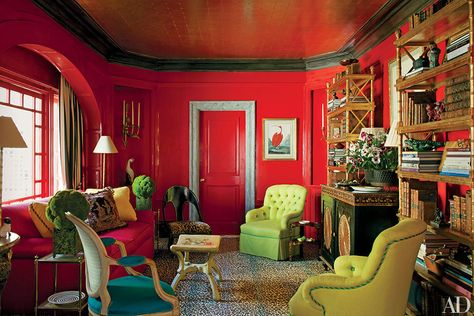 dam images decor 2014 08 thomas britt britt swanson san francisco home 04 living roo Northwestern Mutual, Red Ceiling, Lacquered Walls, Red Living, Living Room Red, Design Room, Red Rooms, Red Walls, Painted Ceiling