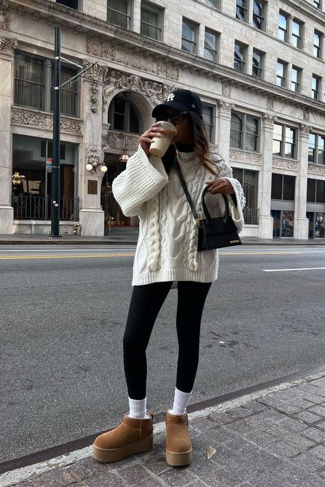 How to style your Uggs. Check out these cute, cozy and stylish ugg outfits. Cute casual outfit ideas for winter. Leggings Outfits, Casual Outfit, Right Now, Outfit Ideas, Cute Outfits, Leggings, Boots