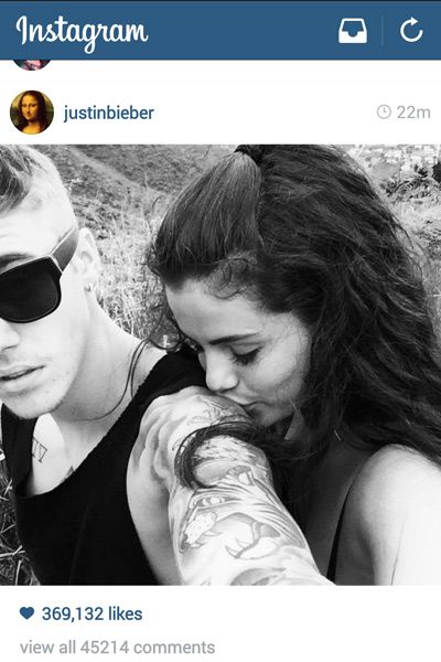 Jelena: After their Paris blow up, Justin tries to win Selena back by posting romantic pics of the couple on Instagram. Meanwhile, Justin's mom Patt... Selena Gomez Kiss, Justin Selena, Bieber Selena, Justin Bieber Selena Gomez, Justin Bieber And Selena, Selena Gomez Cute, Jimmy Butler, Couple Selfies, Justin Beiber