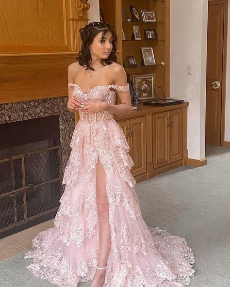 Satin Dresses Casual, Prom Dresses Ideas, Prom Dress Inspo, High Low Prom Dresses, Homecoming Dresses Tight, Prom Dresses Formal, Mermaid Bridesmaid Dresses, Wedding Flower Girl Dresses, Formal Evening Dress