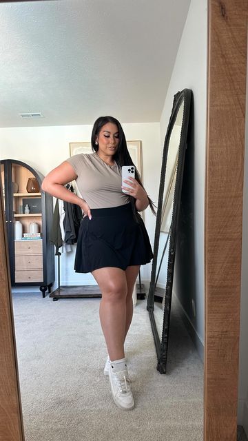 BONNIE WYRICK on Instagram: "GRWM, a curvy midsize summer outfit. How to style a skort, this one is on sale! Sharing the details of my size 14/16 outfit of the day! Head to stories or my @shop.ltk shop for more details! For more midsize and curvy style and size 14/16 outfits, follow @bonniewyrick #size16, #midsizefashion, #midsizestyle, #midsizeoutfits, #curvystyle, #curvyfashion, #curvyoutfit" Plus Size Skort Outfit, Skort Outfit Plus Size, How To Style A Skort, Bonnie Wyrick, Black Short Skirt Outfit, Midsize Summer Outfit, 16 Outfits, Midsize Summer, Skort Outfit