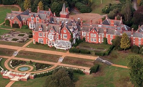 Lavish: Bagshot Park, the home of Prince Edward and Sophie Bagshot Park, Crown Estate, English Manor Houses, Palace London, Castle Mansion, Royal Castles, British Royal Families, English Manor, Royal Residence