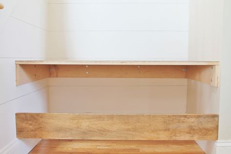 DIY Floating Bnech Under Stairs-How to Build This Simple Piece - VARIATION ON BUILDING ENTRY WAY BENCH Diy Floating Bench, Garage Mudroom Ideas, Entry Nook, Floating Bench, Farmhouse Bench Diy, Window Bench Seat, Farmhouse Table With Bench, Mudroom Closet, Garage Mudroom