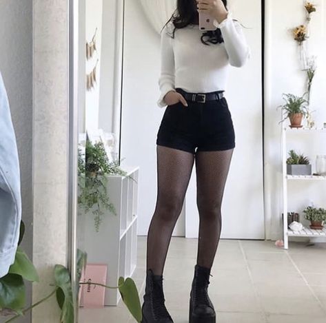 Black Shorts And Stockings Outfit, Stockings With Shorts, Black Shorts With Tights, Stockings Outfit, Wardrobe Goals, Causual Outfits, Tights Outfit, Stylish Dress Designs, Professional Outfits