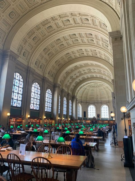 Harvard Students Aesthetic, Harvard Medical School Campus, Harvard Law School Campus, Harvard Summer School, Harvard Moodboard, Harvard University Law School, Boston Student Aesthetic, Uk Universities Aesthetic, Uk Student Aesthetic