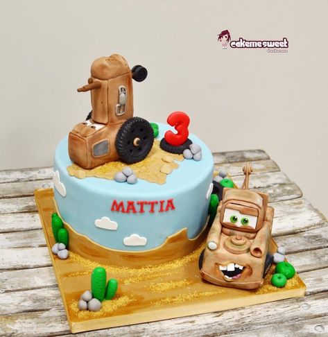 Disney cars - Cake by Naike Lanza Disney Car Cake, Mater Cake Ideas, Radiator Springs Birthday, Cars Sheet Cake Disney, Disney Cars Tractor Tipping Cake, The Cars Cake Design, Piñata Cars, Disney Cars Cake, Car Cakes