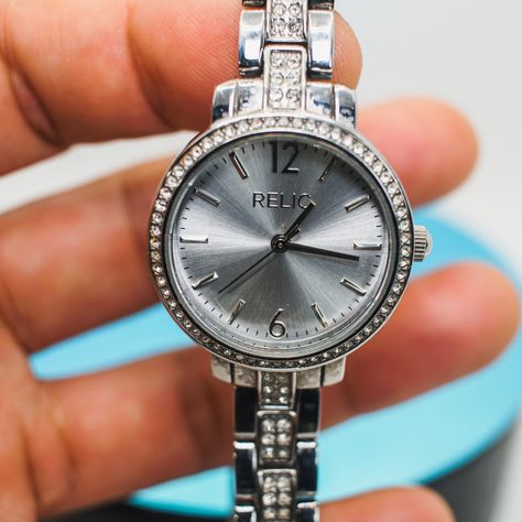 Available now. Relic by Fossil, gorgeous watch. Ask me about it. Elegant Watch, The Watch, Luxury Items, Silver Watch, Quartz Watch, Precious Metals, Accessories Watches, Fossil, Wrist Watch