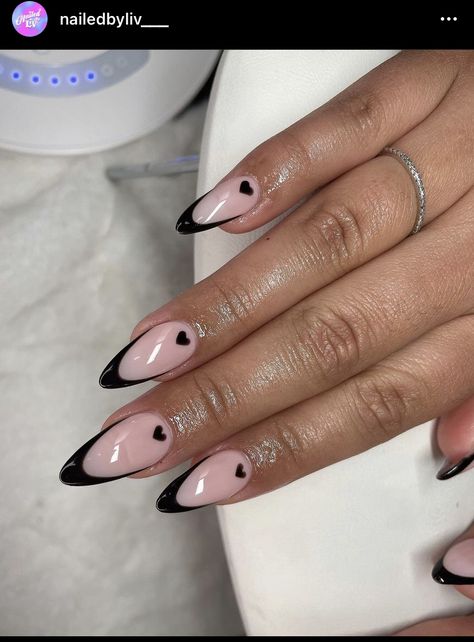 Black Sparkle French Tip Nails Almond, Nail Inspo Almond Black French Tip, Almond Nail Art Black French Tip, Black Tip Almond Shaped Nails, Edgy Nails Acrylic Grunge Almond, Black Naildesign, Easy Nails Art, Almond Shaped Nails Black Tip, Pink And Black French Tip Nails Almond