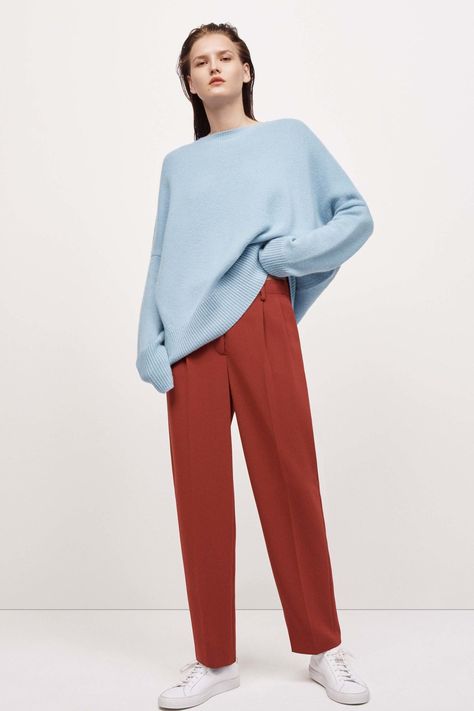 Theory - Resort 2017 Androgynous Work Outfit, Rust Outfit, Minimal Stil, Resort 2017 Fashion, Minimalistic Fashion, Minimalist Moda, Mode Ulzzang, Fashion Week 2024, Moda Paris