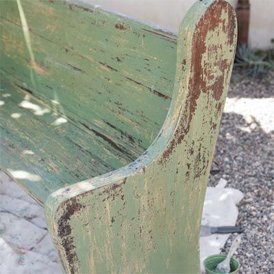 How to Create a Chippy Layered Finish Patina on Furniture - This Old House Chippy Paint Technique, Chippy Painted Furniture, Dry Brush Painting, Painted Benches, Furniture Painting Techniques, Chippy Paint, Distressed Furniture, Painting Furniture Diy, Distressed Painting