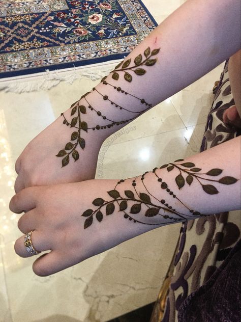 Abstract Mehendi Designs, Henna Vine Design, Abstract Henna Designs, Henna Plant Designs, Henna Leaves Design, Leaf Henna Design, Vine Henna Designs, Henna Leaf Design, Henna Designs Forearm