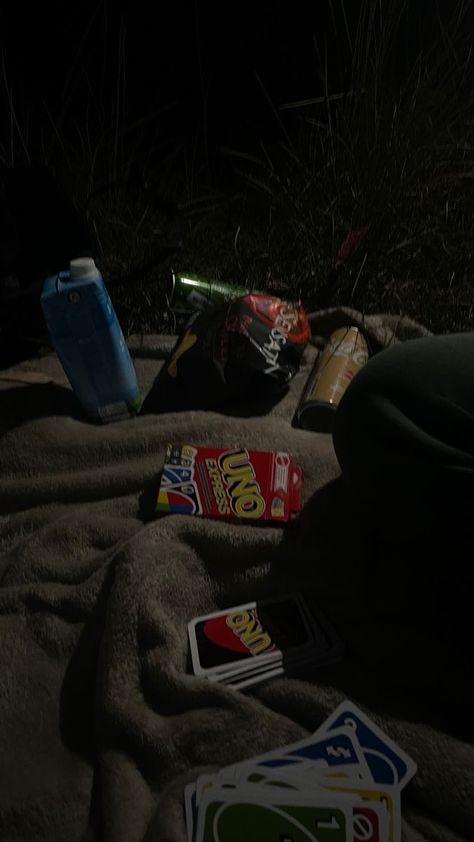 uno Cute Date Ideas With Friends, Couple Date Night Astetic, Couples On Dates Aesthetic, Night Games Aesthetic, Dates With Boyfriend Aesthetic, Private Date Aesthetic, Best Friend Date Ideas Aesthetic, Cheap Date Aesthetic, Boyfriend Dates Aesthetic