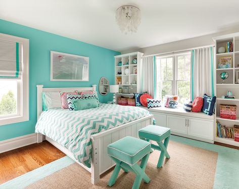 Modern beach inspired girl's bedroom with colorful, teal & coral accents! Bedroom Teal, Teal Rooms, Turquoise Room, Classy Room, Bedroom Turquoise, Teal Bedroom, Girl Bedroom Designs