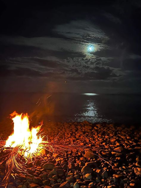 Bon Fire, Island Aesthetic, The Sky Is Falling, Asthetic Picture, Camping Camper, Dream Family, Shadow Pictures, Thailand Travel, Camping Trips