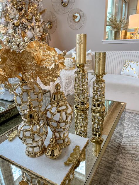 Formal Dining Decor, Gold Candle Holder, House Design Ideas, Gold Candle, Gold Candle Holders, Living Room Decor Inspiration, Gold Candles, Glam Decor, Living Room Decor Cozy