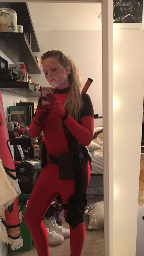 Deadpool costume  @rae_lorranie Deadpool Girl Costume, Girl Deadpool Costume, Deadpool Costume Women, Deadpool Cosplay Girl, Female Deadpool Costume, Deadpool Halloween Costume, Deadpool Costume, Deadpool Cosplay, Lady Deadpool