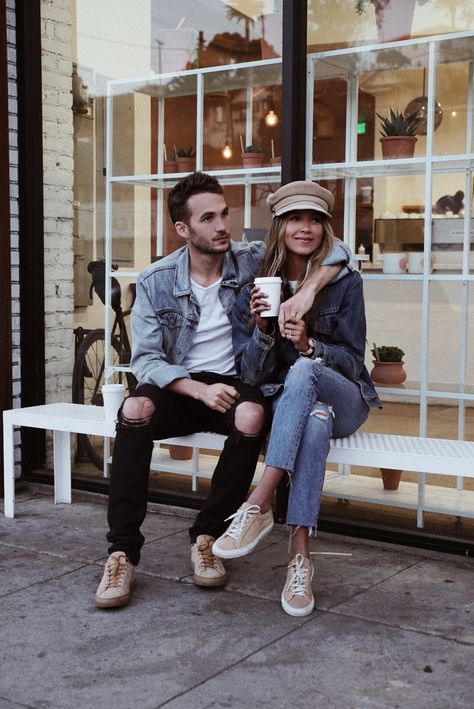 Couple photo. Travel Outfit Winter, Woman Meme, Julie Sarinana, Coffee Date Outfits, Winter Travel Outfit, Couple Style, Date Outfit Casual, Sincerely Jules, Chill Outfits