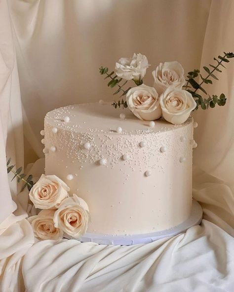 10 In Wedding Cake, Single Layer Wedding Cake Pearl, Cake For Wedding Ideas Simple, Simple Chocolate Wedding Cake, Cupcakes And Wedding Cake, Wedding Cakes Pearls And Flowers, Wedding Birthday Cake, Pearl And Flower Cake, Wedding Cake Pearls And Flowers