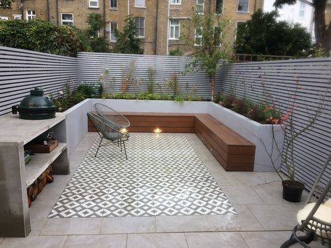 Timber Seating, Small Garden Landscape, Backyard Seating Area, Small Courtyard Gardens, Courtyard Gardens Design, Rooftop Terrace Design, Back Garden Design, Small Backyard Gardens, Patio Garden Design