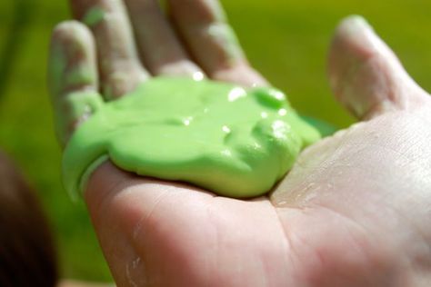 This simple messy play recipe will have children of all ages, and adults too, completely fascinated and engaged. With just three household ingredients you can create hours of fun for the whole family. A great idea for the April school holidays. Two year olds will just love the sensory, messy experience while 7 – 10 … Cornflour Slime, Slime Borax, Borax Free Slime, Free Slime, School Holiday, Ooey Gooey, Messy Play, Slime Recipe, Star Wars Party