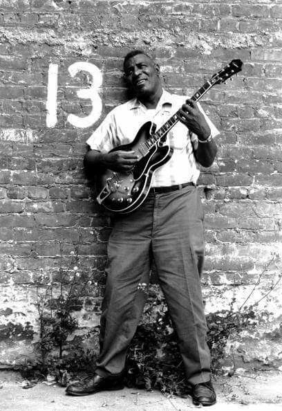 Howlin Wolf Howlin Wolf, Delta Blues, Blues Musicians, Wolf Photos, Blues Artists, Muddy Waters, Black Music, Jazz Blues, Blues Music