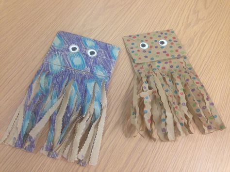 Paper Bag Jellyfish Craft, Jellyfish Crafts For Preschoolers, Paper Bag Jellyfish, Summer Daycare, Diy Jellyfish, Ocean Theme Preschool, Babysitting Crafts, Jellyfish Craft, April Crafts