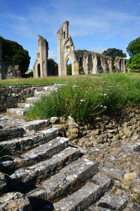 Abandoned Abbey, Creepy Aesthetic, Saxon History, Glastonbury Abbey, English Castles, Perspective Photography, England And Scotland, The Ruins, Castle Rock