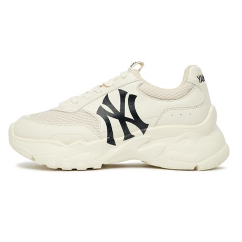 MLB Big Ball Chunky Mesh New York Yankees Shoes Cream 3ASHCE12N-50CRS. New York Yankees Shoes, Yankees Shoes, Mlb Shoes, Mlb Yankees, Vietnam Fashion, Fashion Leaders, Outfit Korean, Cream Shoes, Big Balls