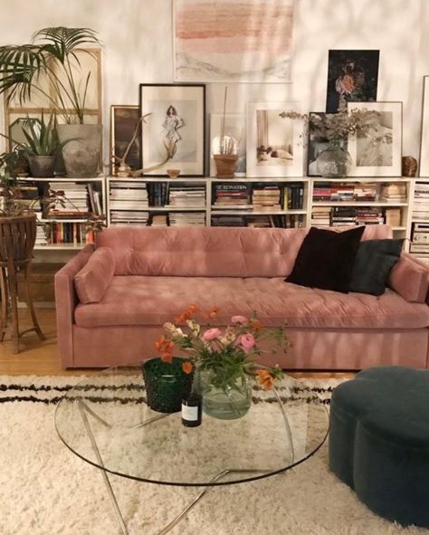 Wall Alternatives, Colorful Couches, Pink Couch Living Room, Velvet Couch Living Room, Leather Sectional Sofas, Velvet Couch, Pink Living Room, Eclectic Living Room, Bold And Beautiful