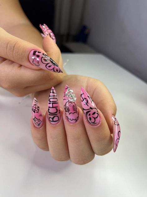 Karol G Nails Bichota Ideas, Mañana Sera Bonito Nails Ideas, Karol G Nails Bichota, Karol G Nails Bichota Season, Bichota Season Nails, Spiky Nails, Black Nail Sets, Karol G Nails, Nail Art Design 2023