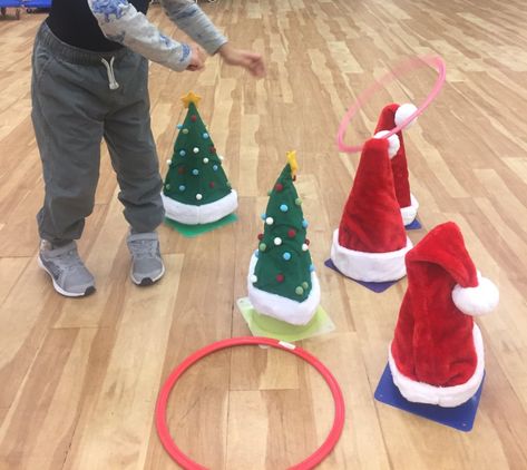 Goals Achieved, Cardboard Tree, Christmas Party Games For Kids, Preschool Christmas Activities, School Christmas Party, Xmas Games, Family Christmas Party, Christmas Carnival, Ring Toss