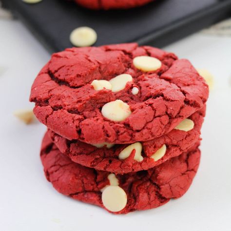 Red Velvet Cake Mix Cookies - Kim Schob Resepi Biskut, Velvet Cookies, White Chocolate Chip, Red Velvet Cookies, White Chocolate Chip Cookies, Cooking Classy, Cookies Recipes, Cookie Exchange, Cake Mix Cookies