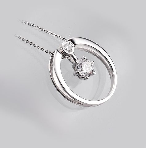 Sterling silver convertible pendant ring with Swarovski zirkonia. Convertible Jewellery, Moving Jewelry, Convertible Jewelry, Couple Ring Design, Jewelry Knowledge, Bvlgari Jewelry, Gold Jewelry Simple Necklace, Jewelry Design Drawing, Pendant Ring