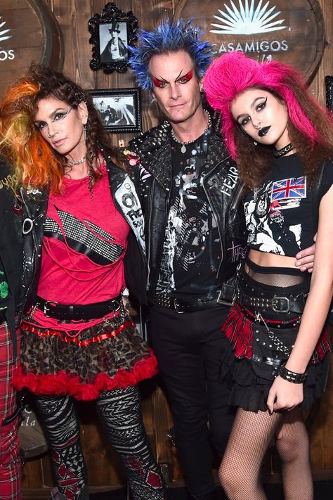 Punk Costumes Halloween, Punk Rock 80s Outfits, Punk Look Women, Rock Star Party Outfit, Punk Rock Costume Women, Punk Costume Women, Rocker Costume Women, 80s Punk Rock Costume, 80s Rock Costume Women