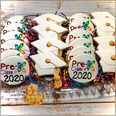 Pre K Cookies, Class Of Cookies Decorated, Pre K Graduation Party Ideas, Pre K Graduation Themes Cute Ideas, Prek Graduation Ideas Party, Preschool Graduation Cupcakes, Last Day Of School Cookies, Pre K Graduation Cookies, Preschool Graduation Cookies