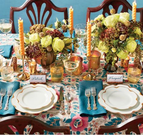 Southern Etiquette, Thanksgiving Table Ideas, Traditional Dining Set, Southern Things, Antique Dining Tables, Hosting Thanksgiving, Thanksgiving Table Settings, Thanksgiving Table Decorations, Clean Slate