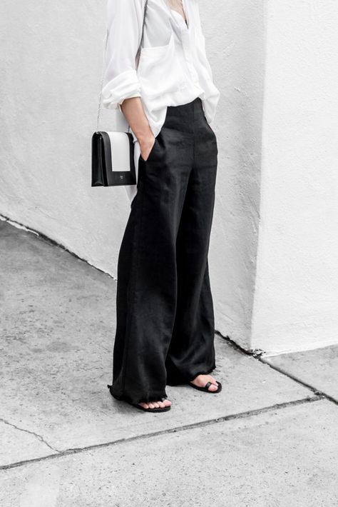 Black Work Outfit Summer, Chic Wide-leg Pants With Pockets, How To Style Black Linen Pants, Women’s Black Linen Pants Outfit, Chic Black Wide-leg Pants, Chic Black Wide-leg Dress Pants, Edgy Black Wide-leg Pants, Mode Edgy, Minimal Fashion Summer