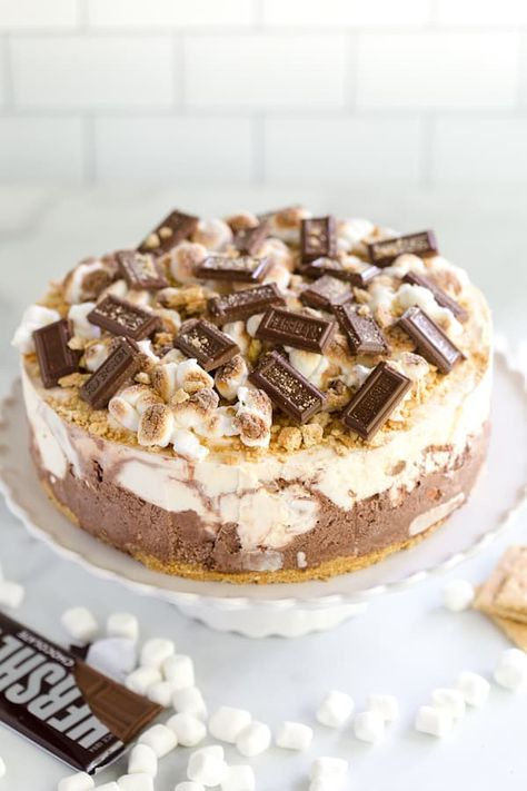 Smores Ice Cream, Bbq Summer, Cake Calories, Smores Cake, Ice Cream Cake Recipe, Cake Cream, Summer Recipe, Ice Cream Pies, S'mores