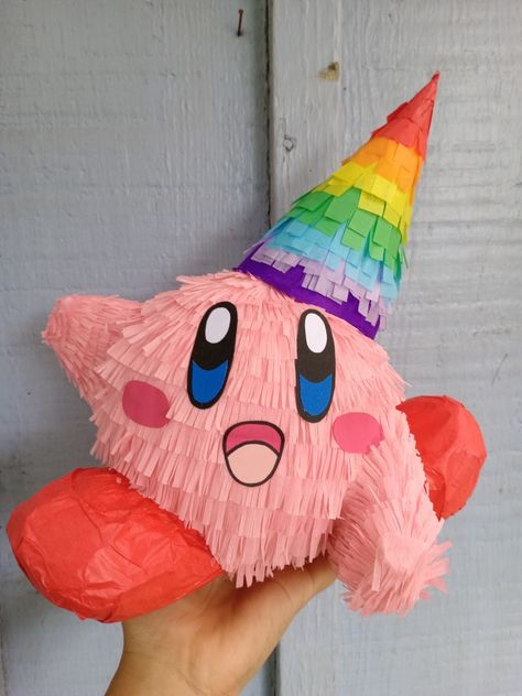 Mini piñata Kirby Kirby Piñata Diy, Small Pinata Ideas, Kirby Party, Kirby Birthday, Thirteenth Birthday, Piñata Ideas, Diy Pinata, 9th Birthday, Angry Birds