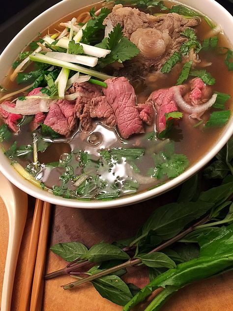 🍜 JD's Pho w/Oxtail, Tri-Tip, & Filet Mignon 🍜 Seattle Eats, Pho Spices, Vietnamese Street Food, Seattle Trip, Chicken Pho, Oregon Vacation, Beef Noodle Soup, Eat Beef, Homemade Beef