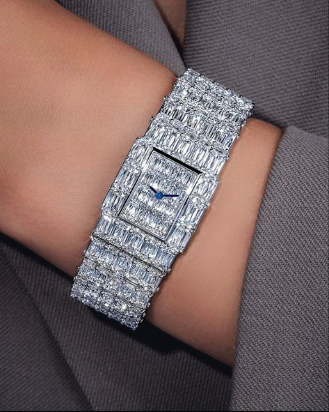 Ashoka-cut diamonds are a Jacob & Co. favorite. Laid out in a tight array, they create a mesmerizing effect that this Boutique Watch captures beautifully. Such is the spirit of the Boutique Watch collection. Jacob And Co Watch, Jacob And Co, High End Watches, Luxe Life, Watch Women, The Boutique, Watch Collection, The Spirit, Diamond Bracelet