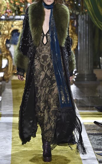 Roberto Cavalli Look 47 on Moda Operandi Look Gatsby, Look Boho Chic, Mode Boho, Zoe Kravitz, Winter Mode, Mode Inspo, Estilo Boho, Emilio Pucci, Fall 2016