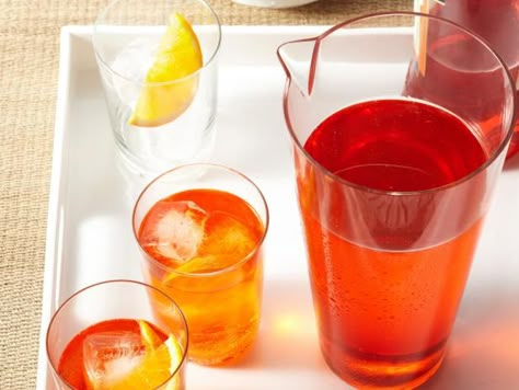 Batch Aperol Spritz, Aperol Spritzer, Easy Entertaining Dinner, Best Dinner Party Recipes, Brunch Cocktail Recipes, Easy Dinner Party Recipes, Aperol Spritz Recipe, Popular Healthy Recipes, Spritzer Recipes