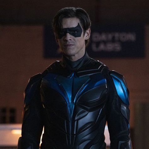 TITANS on Instagram: “there's no way these are the same guy, right? #Nightwing #DickGrayson #Robin #DCTitans” Titans Dc, Brenton Thwaites, Black Widow Marvel, Batman Family, Nightwing, No Way, Detective, Dc Comics, Batman