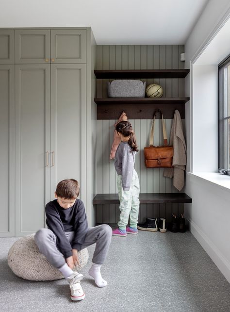 Narrow Mudroom, Mudroom Designs, White Oak Bench, Chic Cabin, Shingle Siding, Oak Bench, Mud Room Storage, Mudroom Design, Grandma Fashion