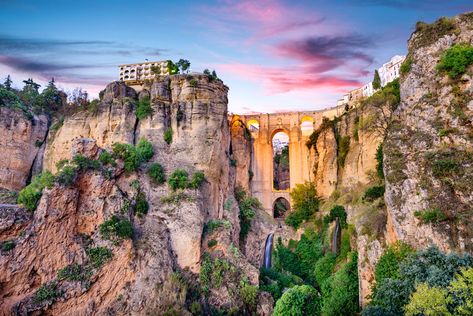 Ronda and its amazing Puente Nuevo, Malaga Ronda Spain, One Day Trip, Seville Spain, Interlaken, Beaux Villages, Innsbruck, Most Beautiful Cities, Sierra Nevada, Andalusia